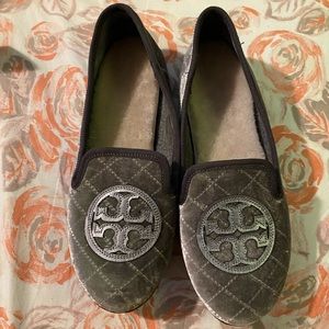 Taupe moccasins Tory Burch size 5